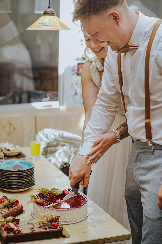 Hochzeitsreportage von Anna & Dominik – ein Tag voller Nähe, Leichtigkeit und echter Verbundenheit 52 Jessica Ganser Fotografie hochzeit aachen nrw hochzeitspaar wedding hochzeitsshooting hochzeitstag hochzeitsfotografie 12 1