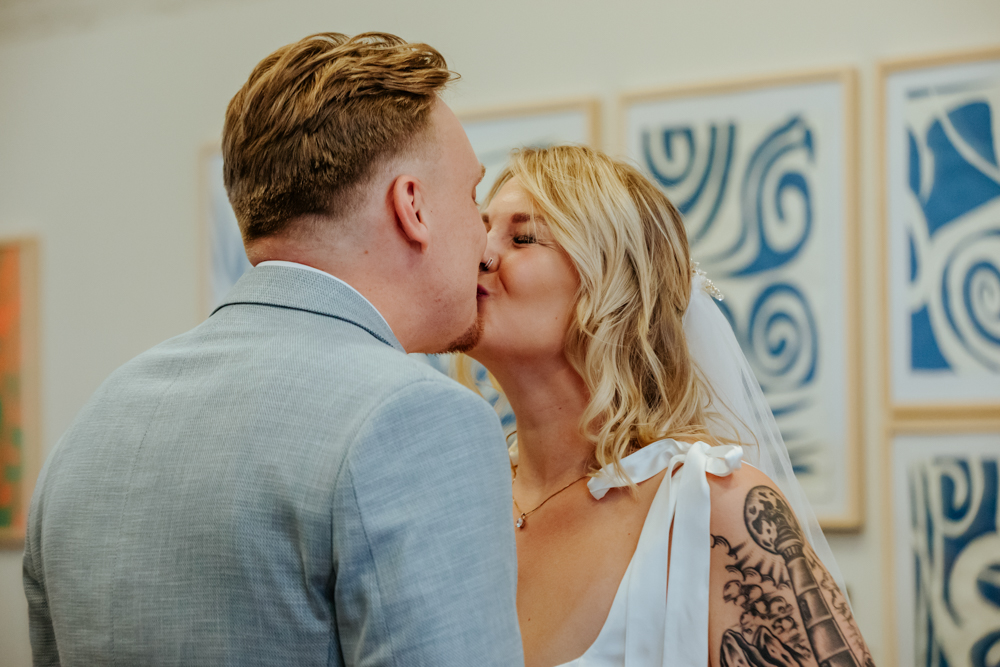 Hochzeitsreportage von Anna & Dominik – ein Tag voller Nähe, Leichtigkeit und echter Verbundenheit 20 Jessica Ganser Fotografie hochzeit aachen nrw hochzeitspaar wedding hochzeitsshooting hochzeitstag hochzeitsfotografie 15