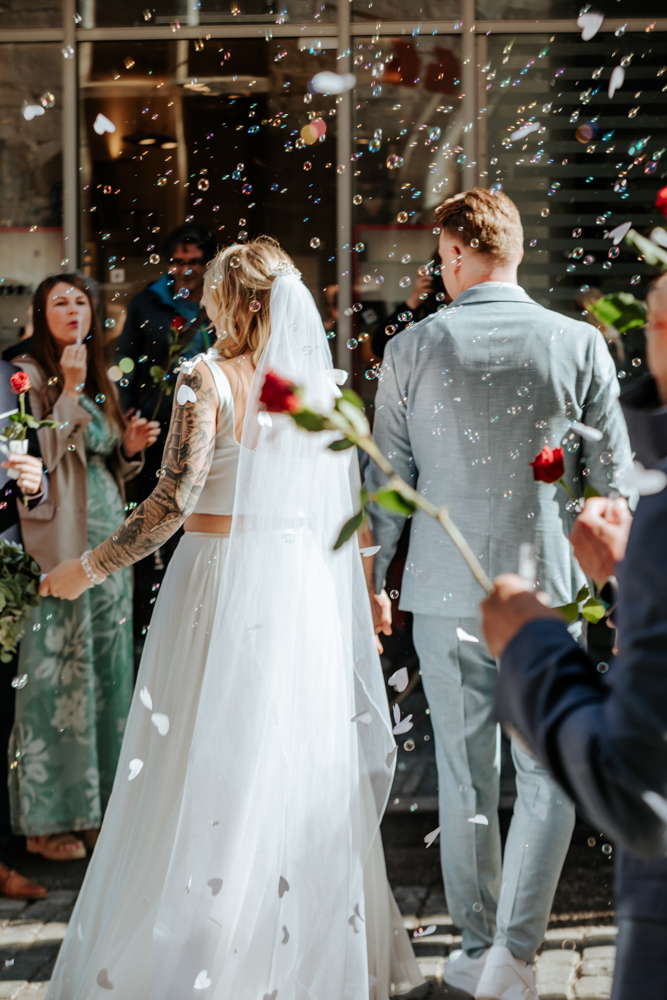 Hochzeitsreportage von Anna & Dominik – ein Tag voller Nähe, Leichtigkeit und echter Verbundenheit 27 Jessica Ganser Fotografie hochzeit aachen nrw hochzeitspaar wedding hochzeitsshooting hochzeitstag hochzeitsfotografie 20