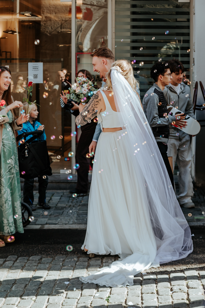 Hochzeitsreportage von Anna & Dominik – ein Tag voller Nähe, Leichtigkeit und echter Verbundenheit 25 Jessica Ganser Fotografie hochzeit aachen nrw hochzeitspaar wedding hochzeitsshooting hochzeitstag hochzeitsfotografie 22