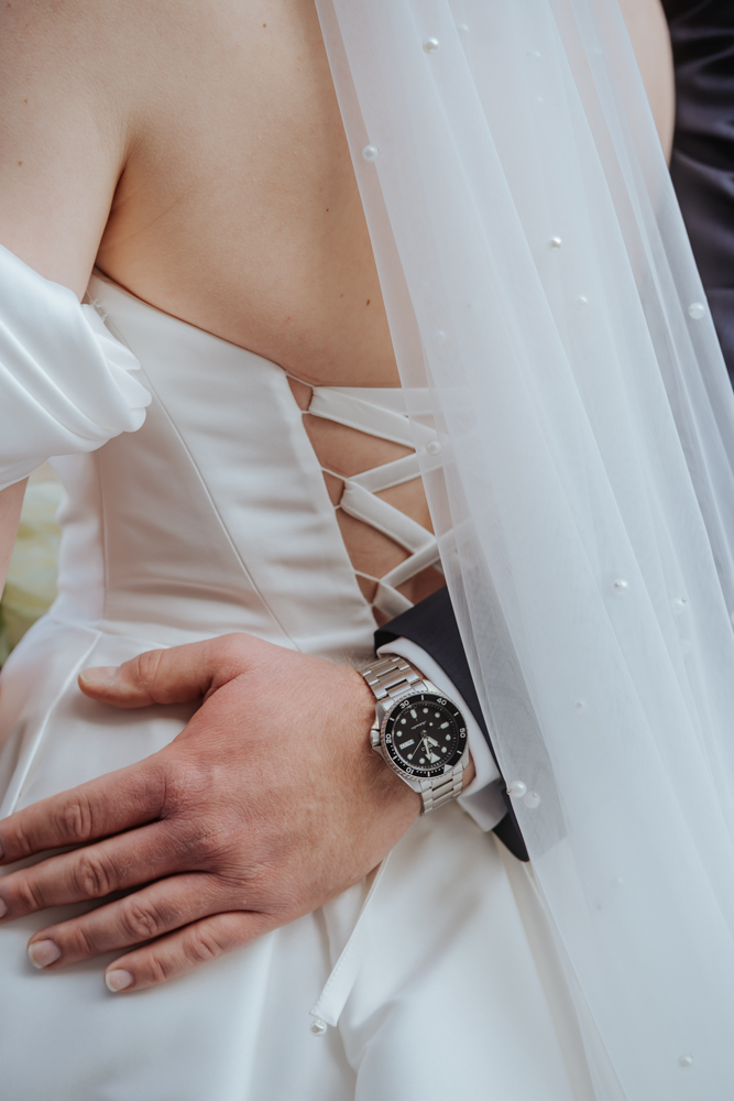 Frühlingshochzeit in Aachen – Die Hochzeit von Lena & Jan im Weißen Saal 11 Jessica Ganser Fotografie aachen nrw hochzeit hochzeitspaar braut braeutigam wedding brautpaar 11