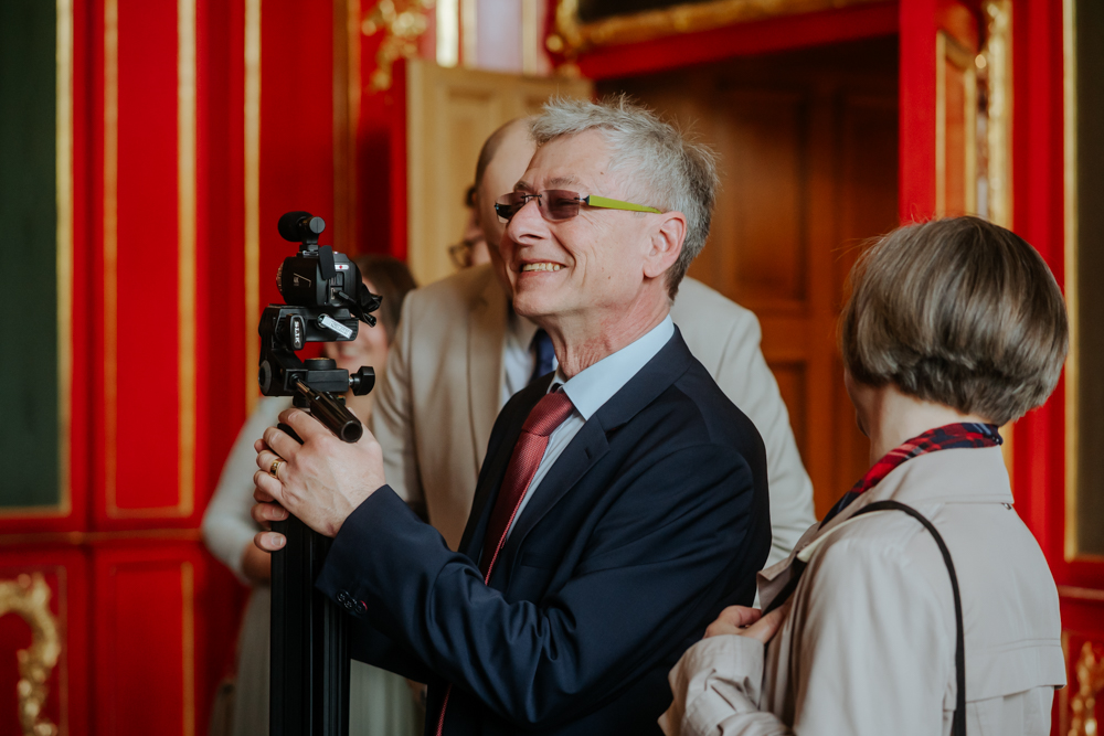 Frühlingshochzeit in Aachen – Die Hochzeit von Lena & Jan im Weißen Saal 13 Jessica Ganser Fotografie aachen nrw hochzeit hochzeitspaar braut braeutigam wedding brautpaar 14