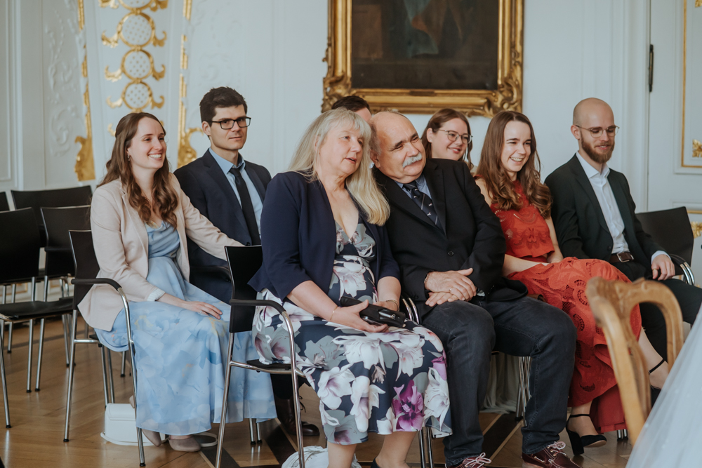 Frühlingshochzeit in Aachen – Die Hochzeit von Lena & Jan im Weißen Saal 20 Jessica Ganser Fotografie aachen nrw hochzeit hochzeitspaar braut braeutigam wedding brautpaar 23