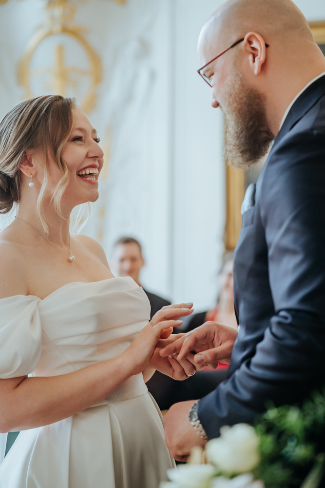 Frühlingshochzeit in Aachen – Die Hochzeit von Lena & Jan im Weißen Saal 42 Jessica Ganser Fotografie aachen nrw hochzeit hochzeitspaar braut braeutigam wedding brautpaar 42