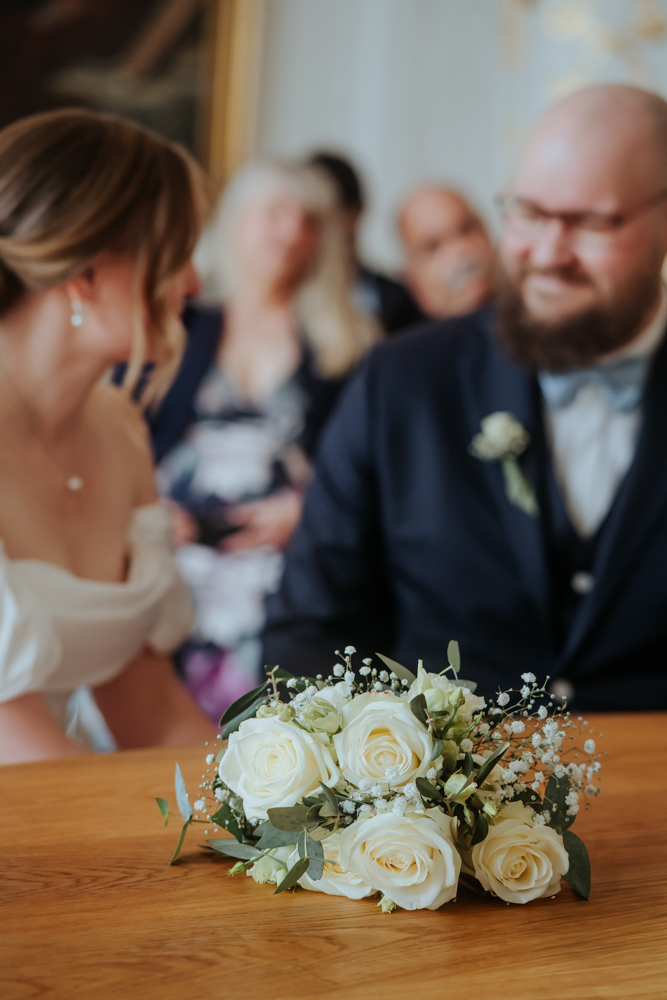 Frühlingshochzeit in Aachen – Die Hochzeit von Lena & Jan im Weißen Saal 47 Jessica Ganser Fotografie aachen nrw hochzeit hochzeitspaar braut braeutigam wedding brautpaar 52