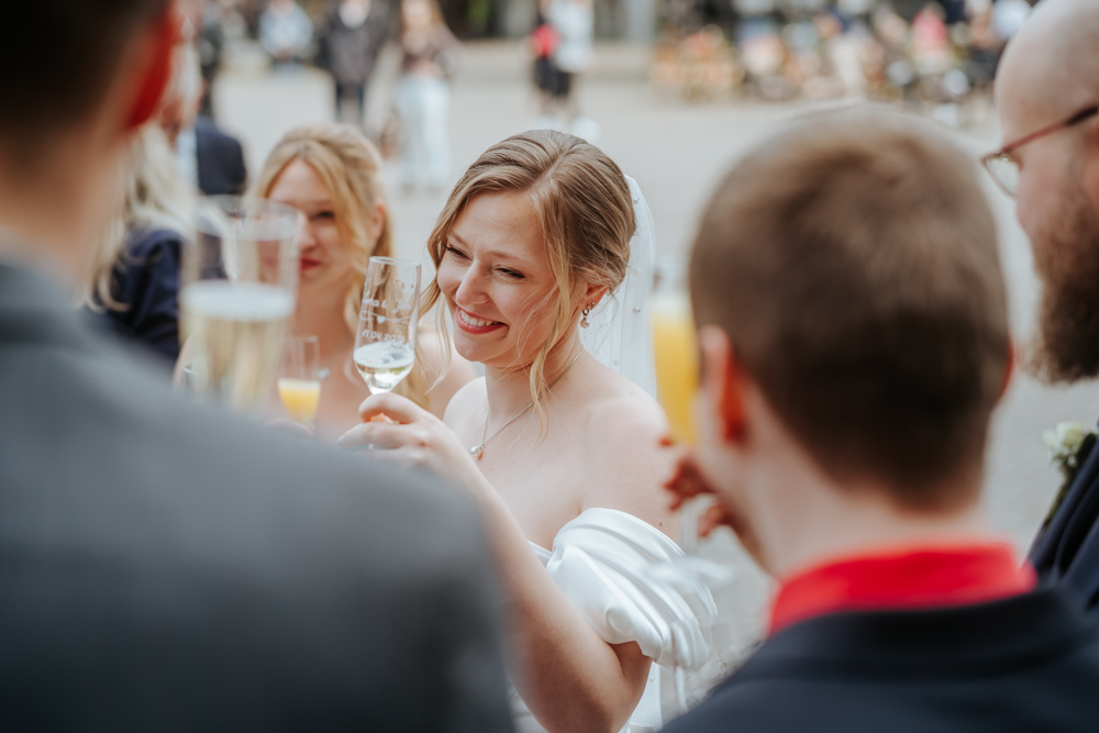 Frühlingshochzeit in Aachen – Die Hochzeit von Lena & Jan im Weißen Saal 75 Jessica Ganser Fotografie aachen nrw hochzeit hochzeitspaar braut braeutigam wedding brautpaar 80