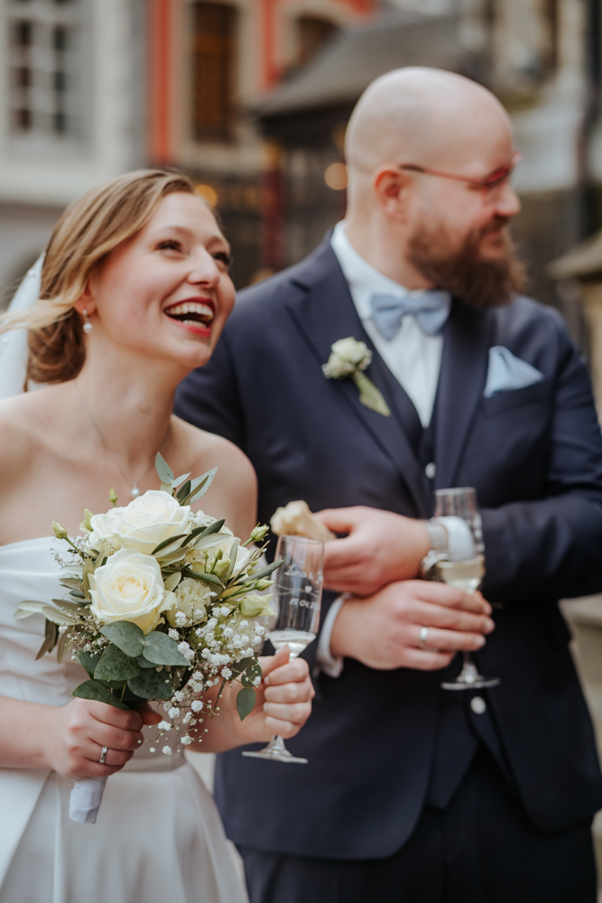 Frühlingshochzeit in Aachen – Die Hochzeit von Lena & Jan im Weißen Saal 77 Jessica Ganser Fotografie aachen nrw hochzeit hochzeitspaar braut braeutigam wedding brautpaar 81
