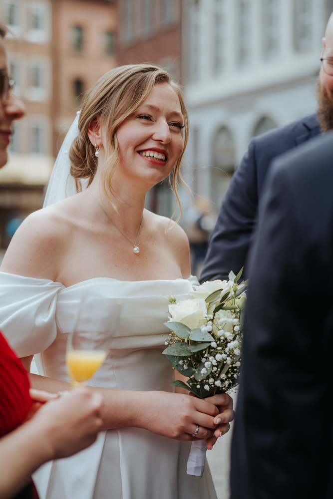 Frühlingshochzeit in Aachen – Die Hochzeit von Lena & Jan im Weißen Saal 79 Jessica Ganser Fotografie aachen nrw hochzeit hochzeitspaar braut braeutigam wedding brautpaar 84