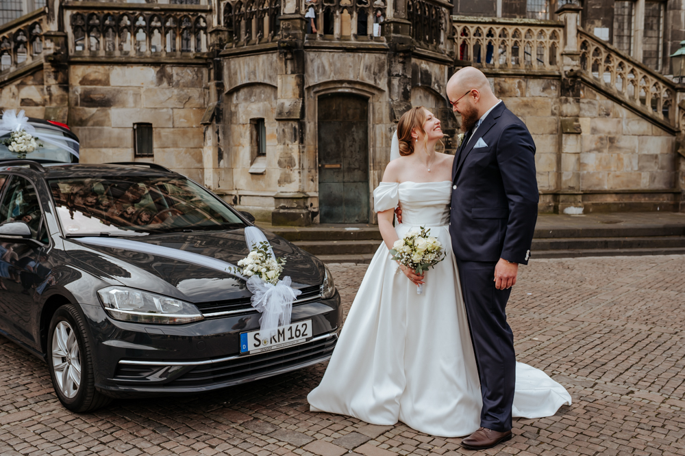 Frühlingshochzeit in Aachen – Die Hochzeit von Lena & Jan im Weißen Saal 86 Jessica Ganser Fotografie aachen nrw hochzeit hochzeitspaar braut braeutigam wedding brautpaar 85