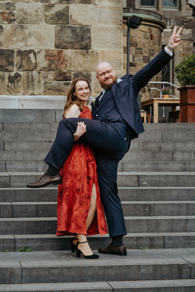 Frühlingshochzeit in Aachen – Die Hochzeit von Lena & Jan im Weißen Saal 90 Jessica Ganser Fotografie aachen nrw hochzeit hochzeitspaar braut braeutigam wedding brautpaar 94